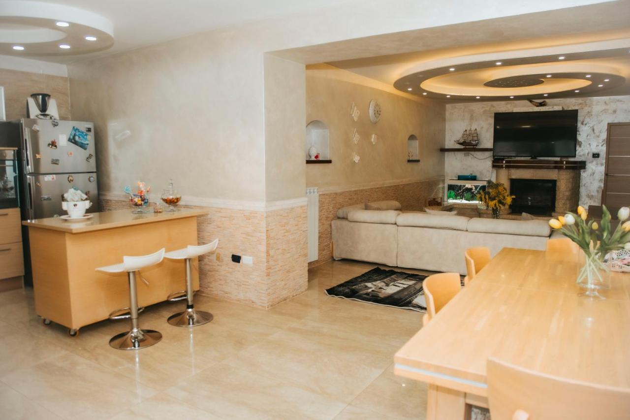 Villa Sweery Santa Maria a Vico Luaran gambar
