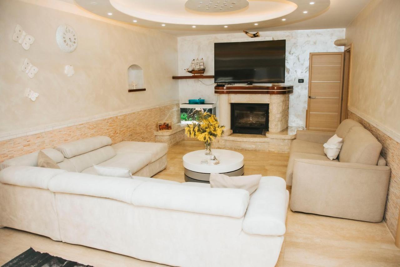 Villa Sweery Santa Maria a Vico Luaran gambar